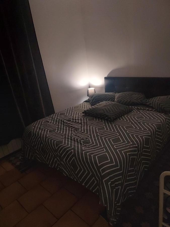 Appartement Meuble Avec Deux Chambres Moulins (Allier) Exterior foto