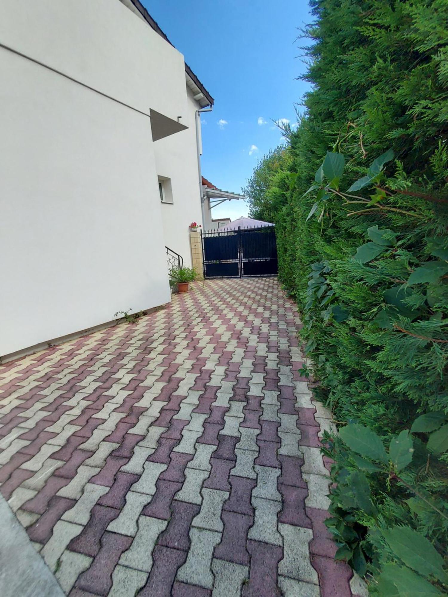 Appartement Meuble Avec Deux Chambres Moulins (Allier) Exterior foto